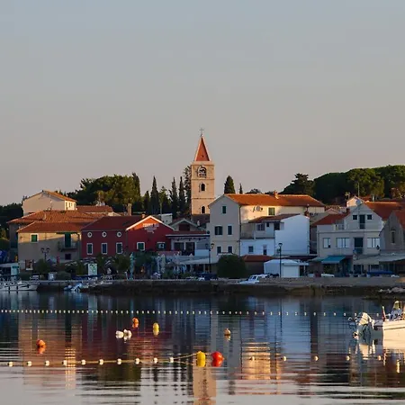 Vinka Apartman Sveti Filip i Jakov